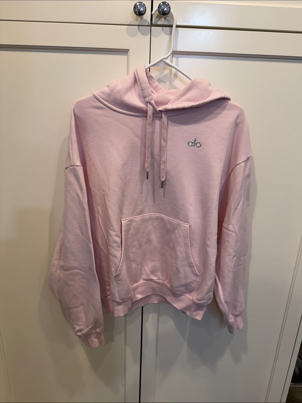ALO Yoga women’s Light Pink Crewneck Hoodie